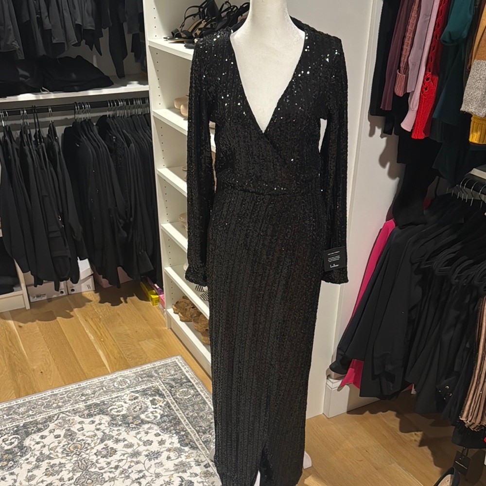 Elegant Black Sequin Dress